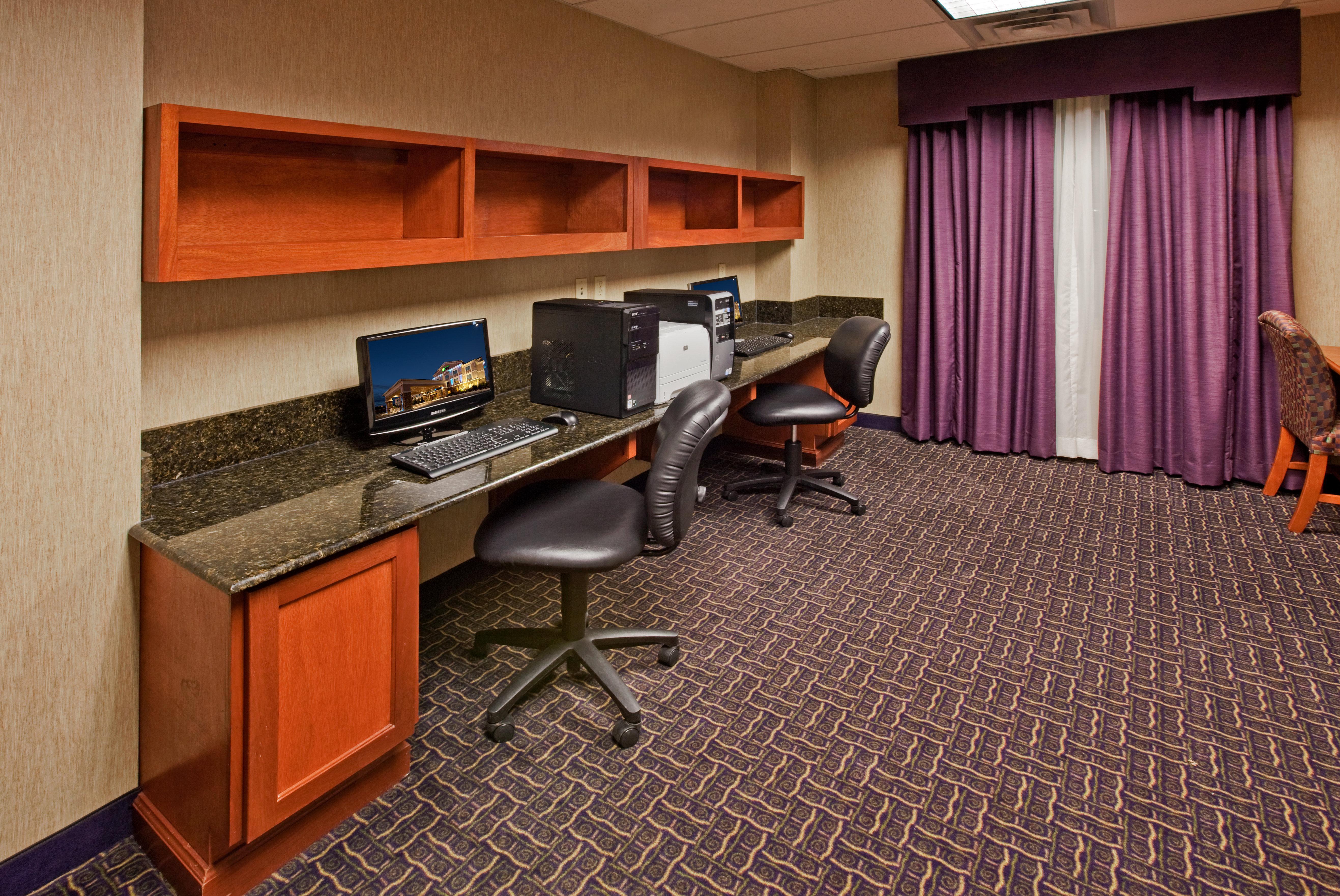 Holiday Inn Express Hotel And Suites Ada By Ihg Exteriér fotografie