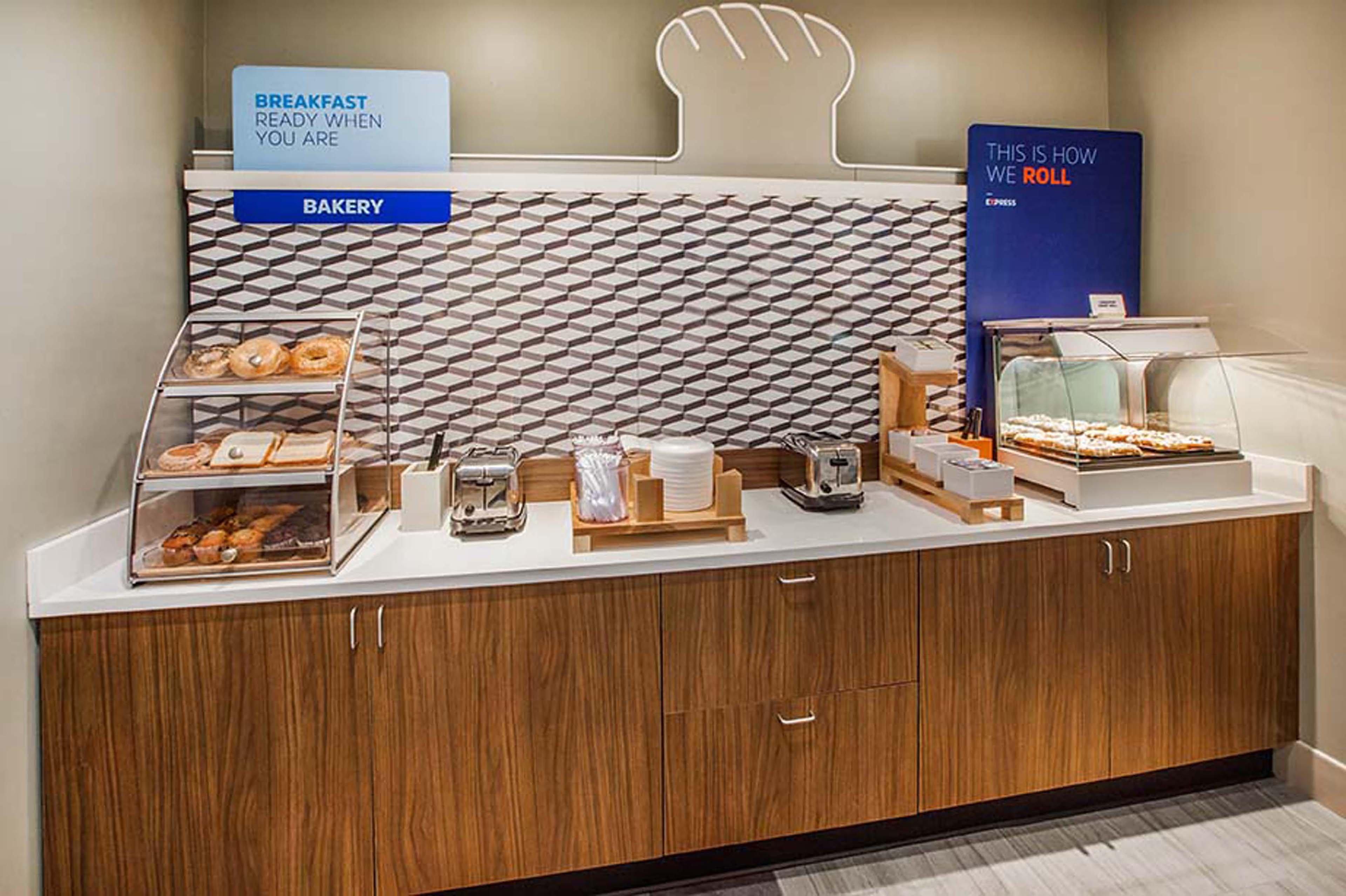 Holiday Inn Express Hotel And Suites Ada By Ihg Exteriér fotografie