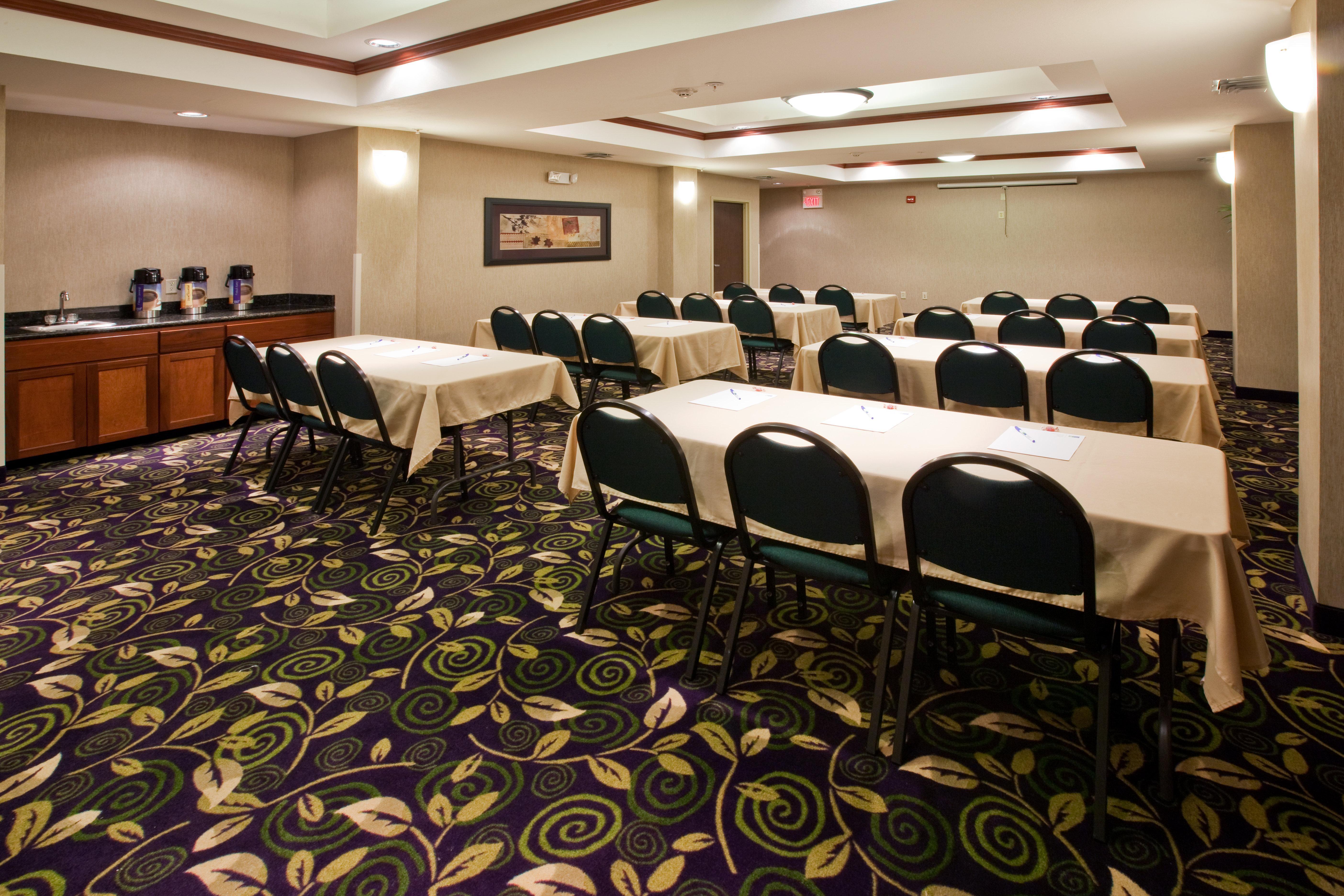 Holiday Inn Express Hotel And Suites Ada By Ihg Exteriér fotografie